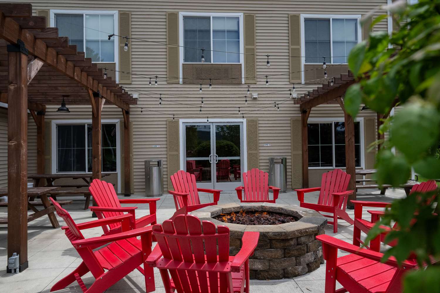 Country Inn & Suites by Radisson, Queensbury - Lake George 8/14