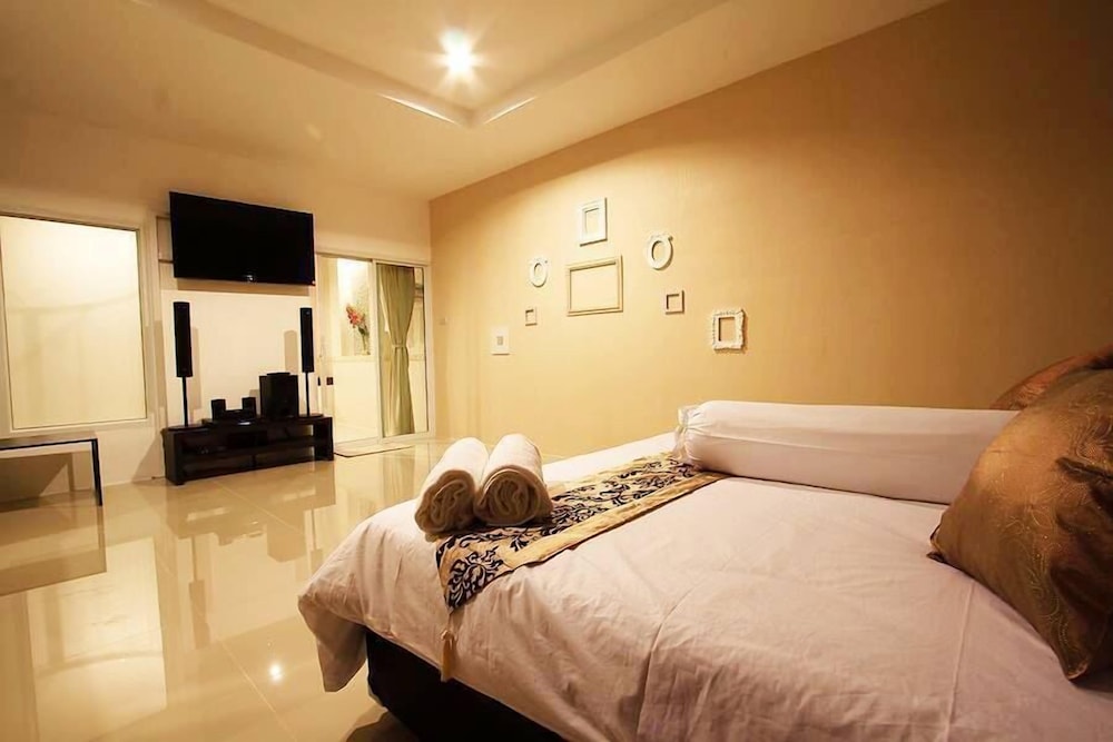 VILLA, PRIVATE POOL
