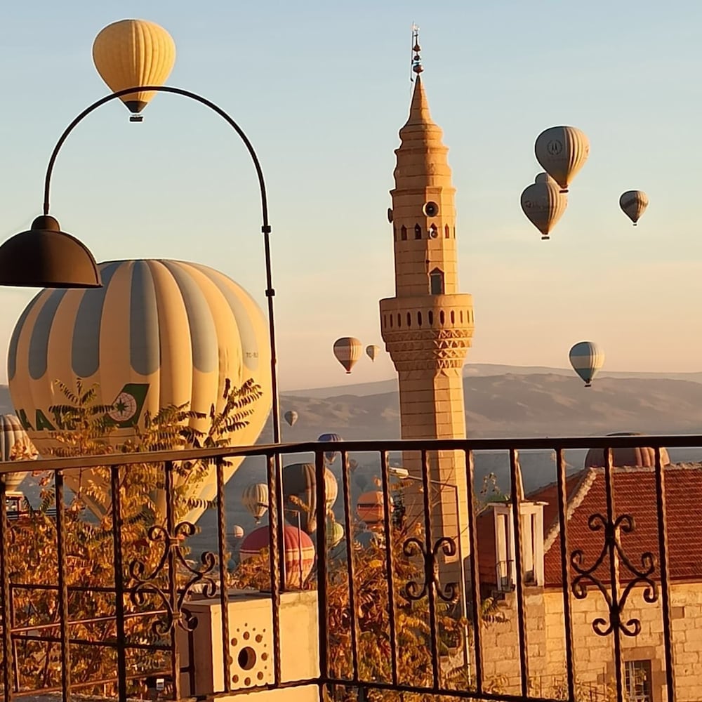 Alice in Cappadocia 39/46