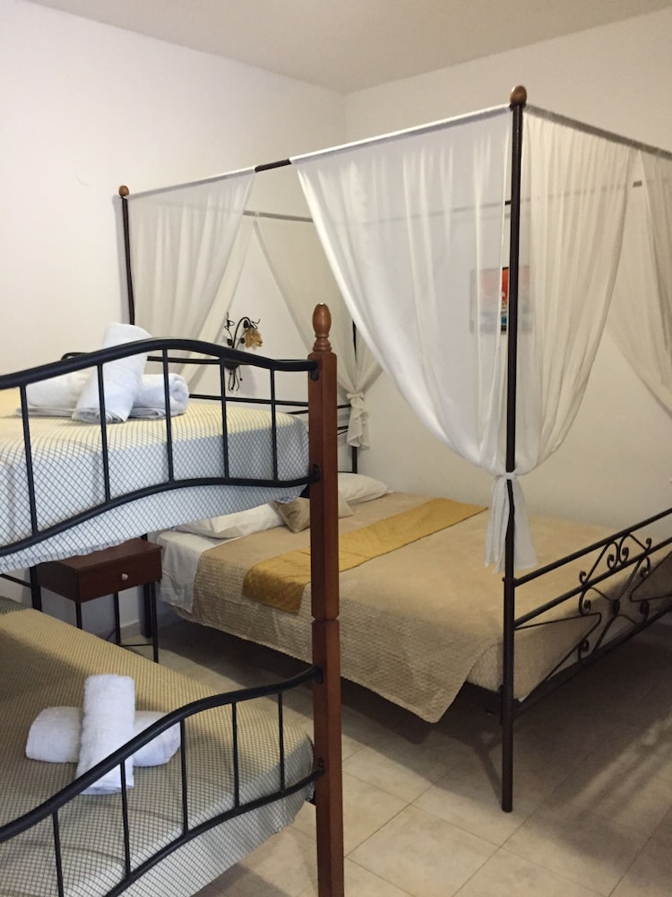 Anastasia Studios 16/50