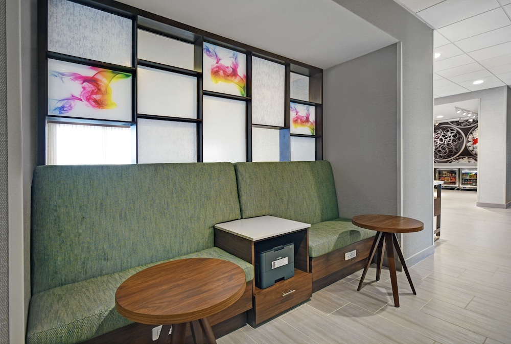 Hampton Inn Las Vegas Strip South 48/60