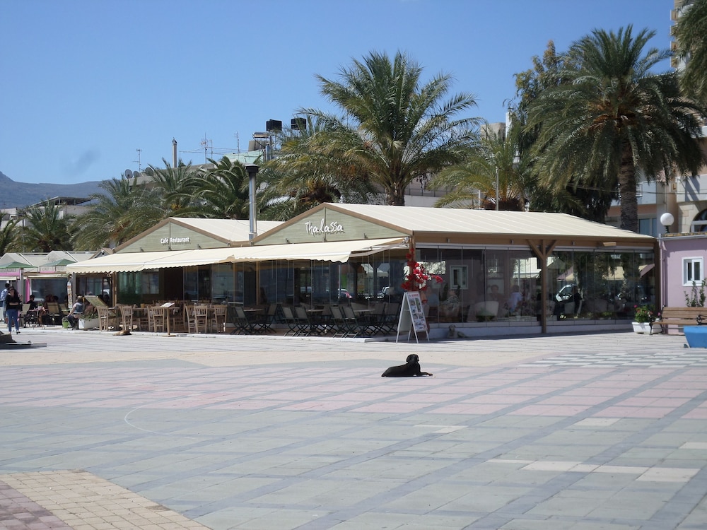 Itanos Hotel 3/25