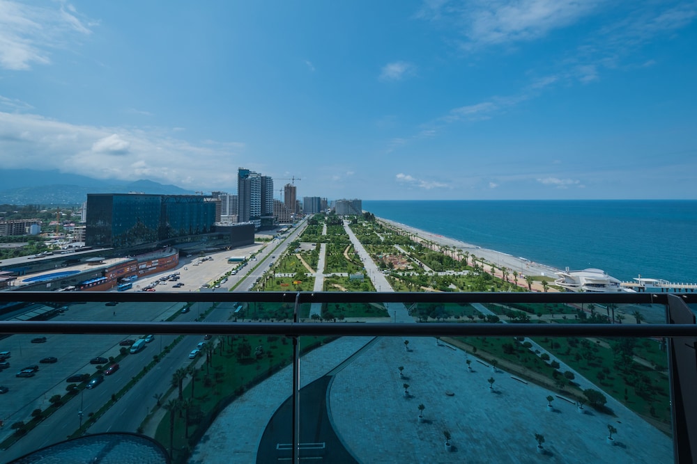 Orbi Beach Tower Hotel Official 33/42