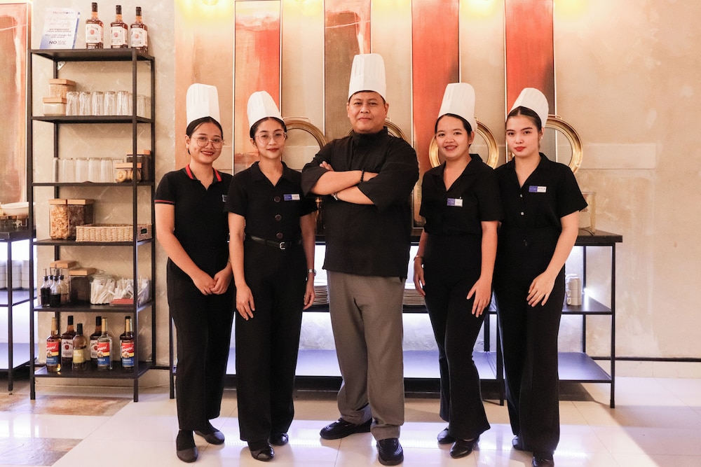 Icon Hotel North Edsa 7/65