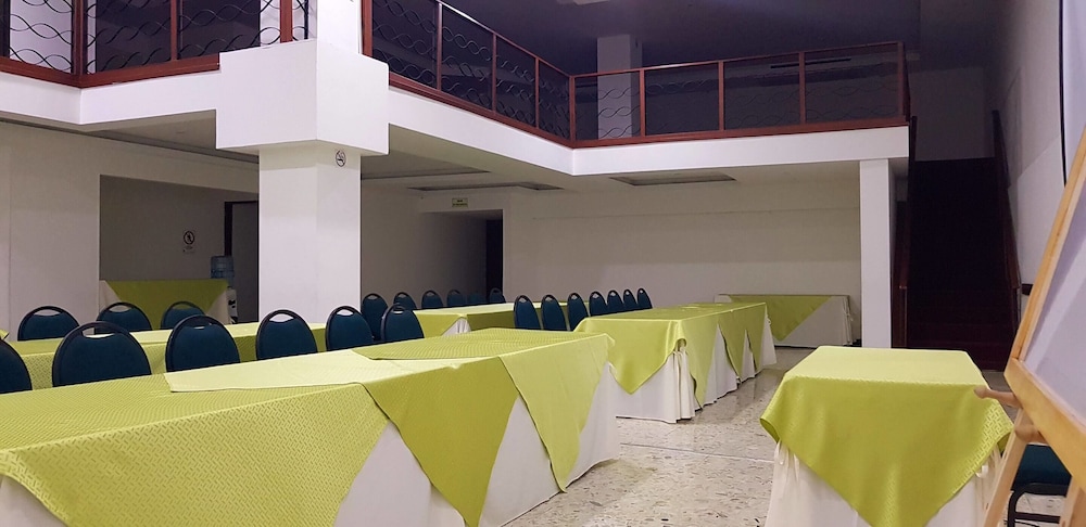 Torre de Cali Plaza Hotel 58/67