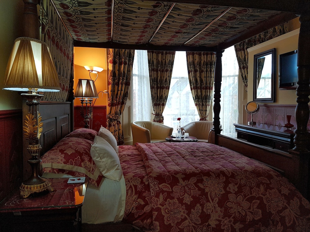 Lauderville Guest House 32/71