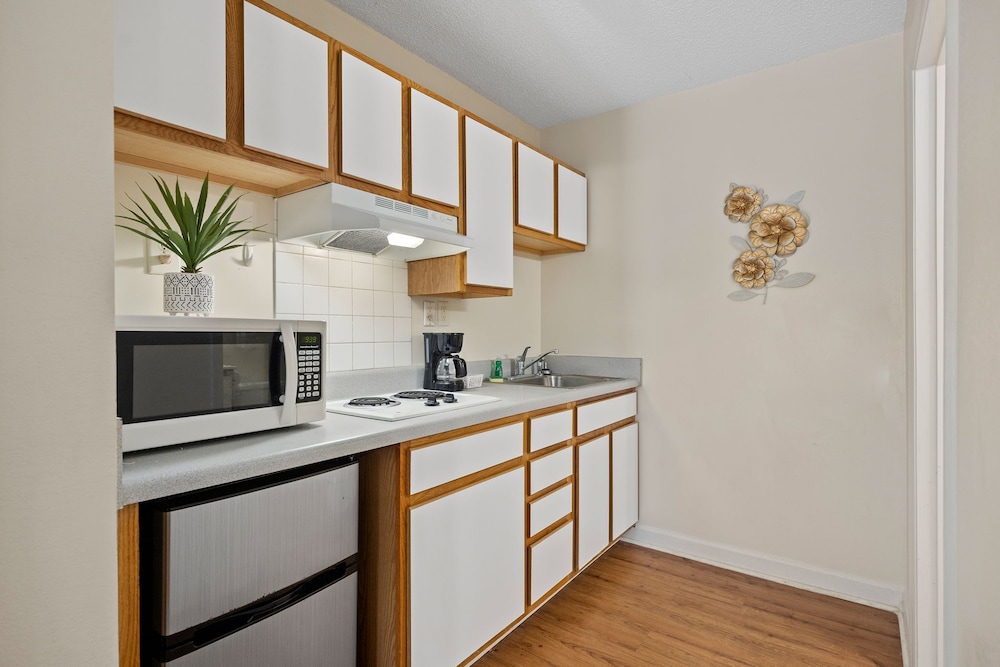 Affordable Suites Charlottesville 10/55