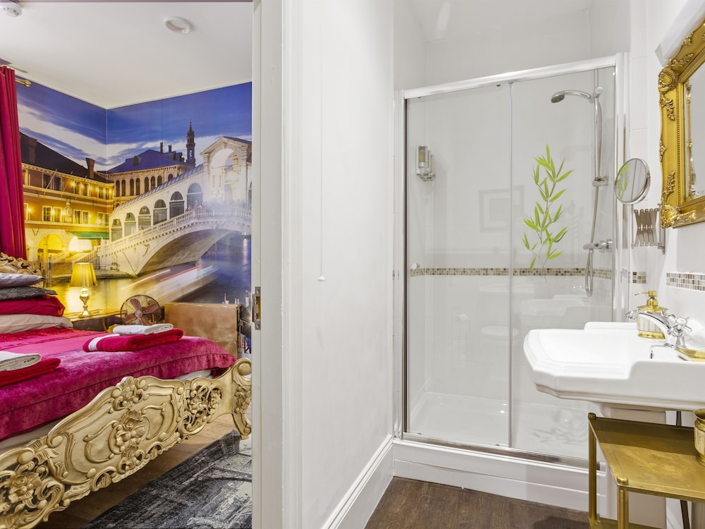 Mamas Inn Boutique Guest House 47/50