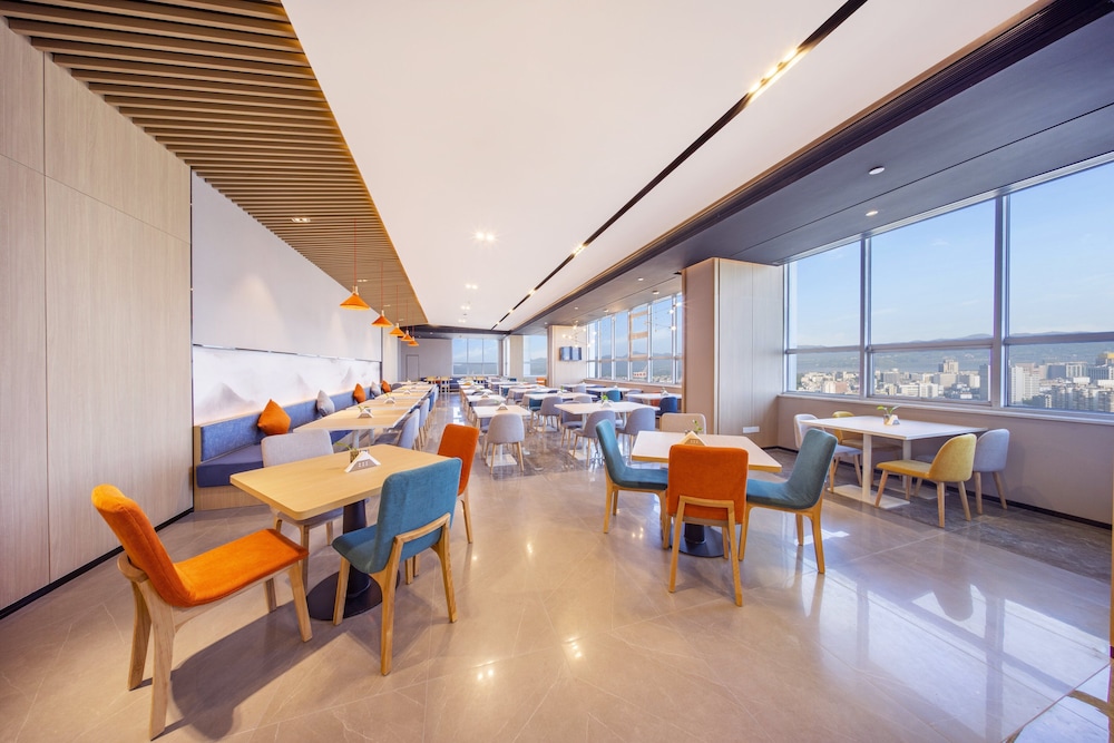 Holiday Inn Express Hangzhou Westlake East 48/60