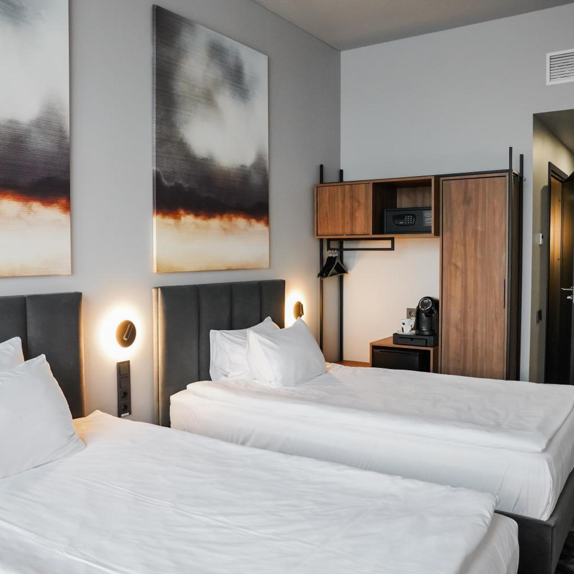 Business, Double Bed