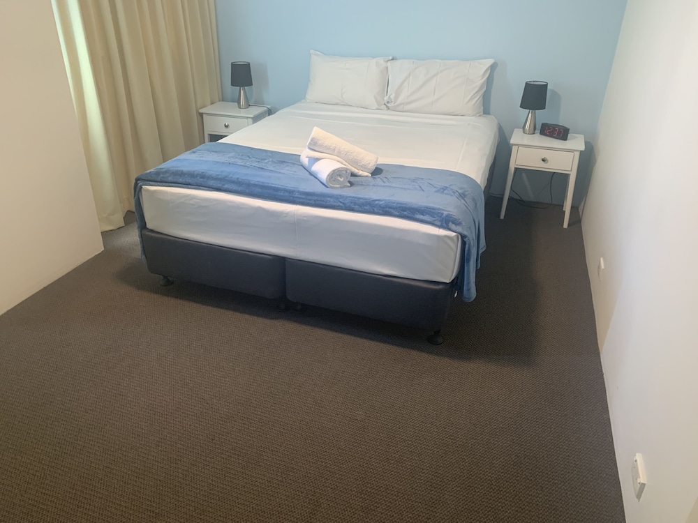 Beachfront Towers 23/80
