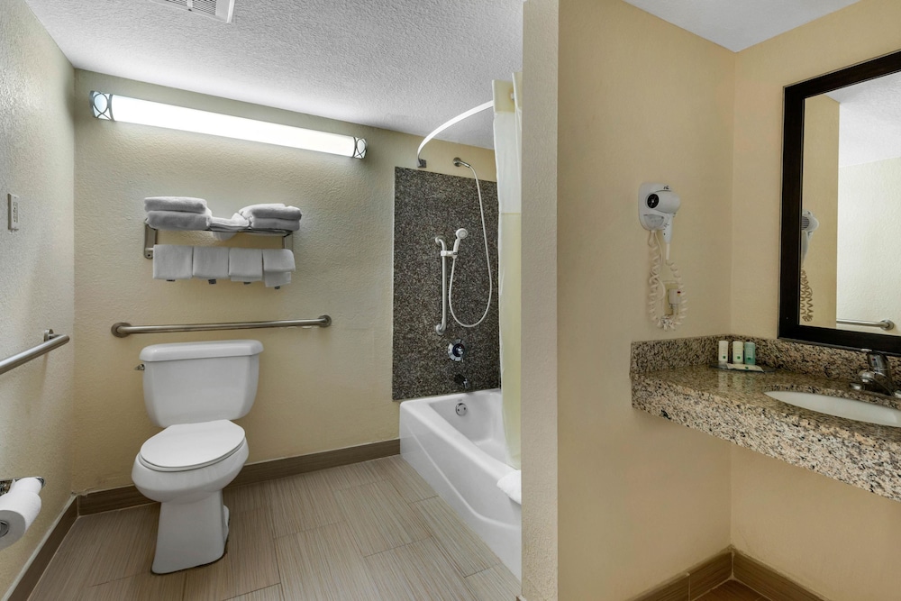Quality Inn Daytona Beach Oceanfront 13/30