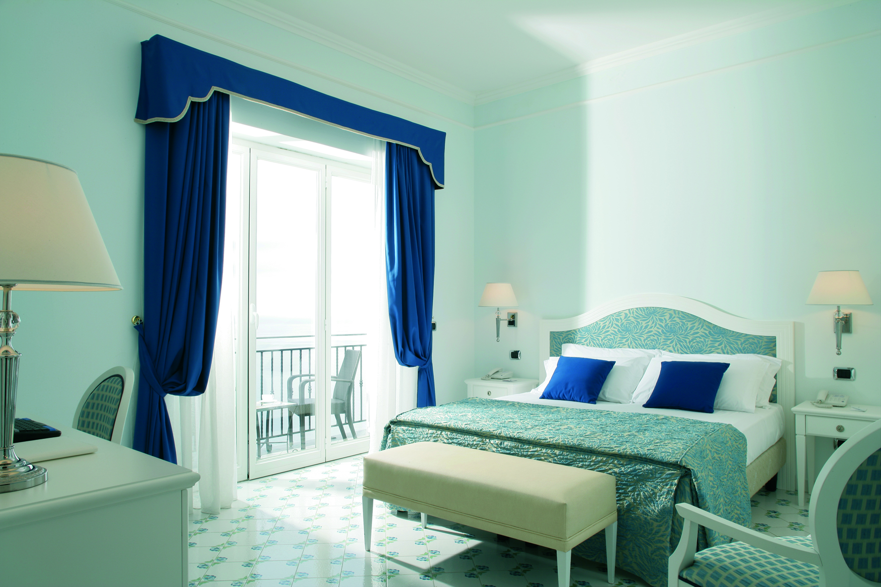 Superior, Double Bed, Lateral Side Sea View