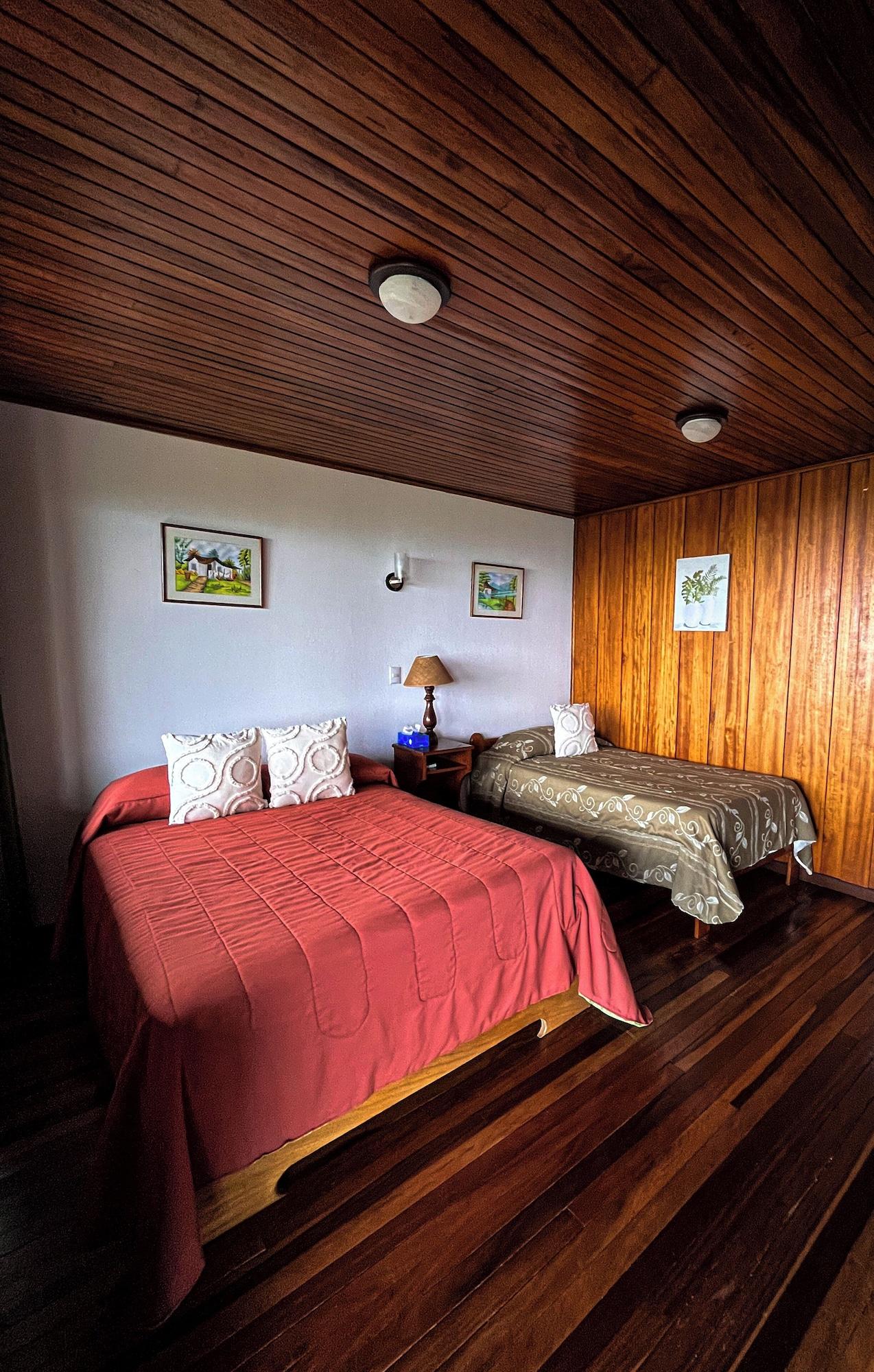 غرفة قياسية بسرير مزدوج بإطلالة على الحديقة، Hotel de Montana Monteverde 7/10
