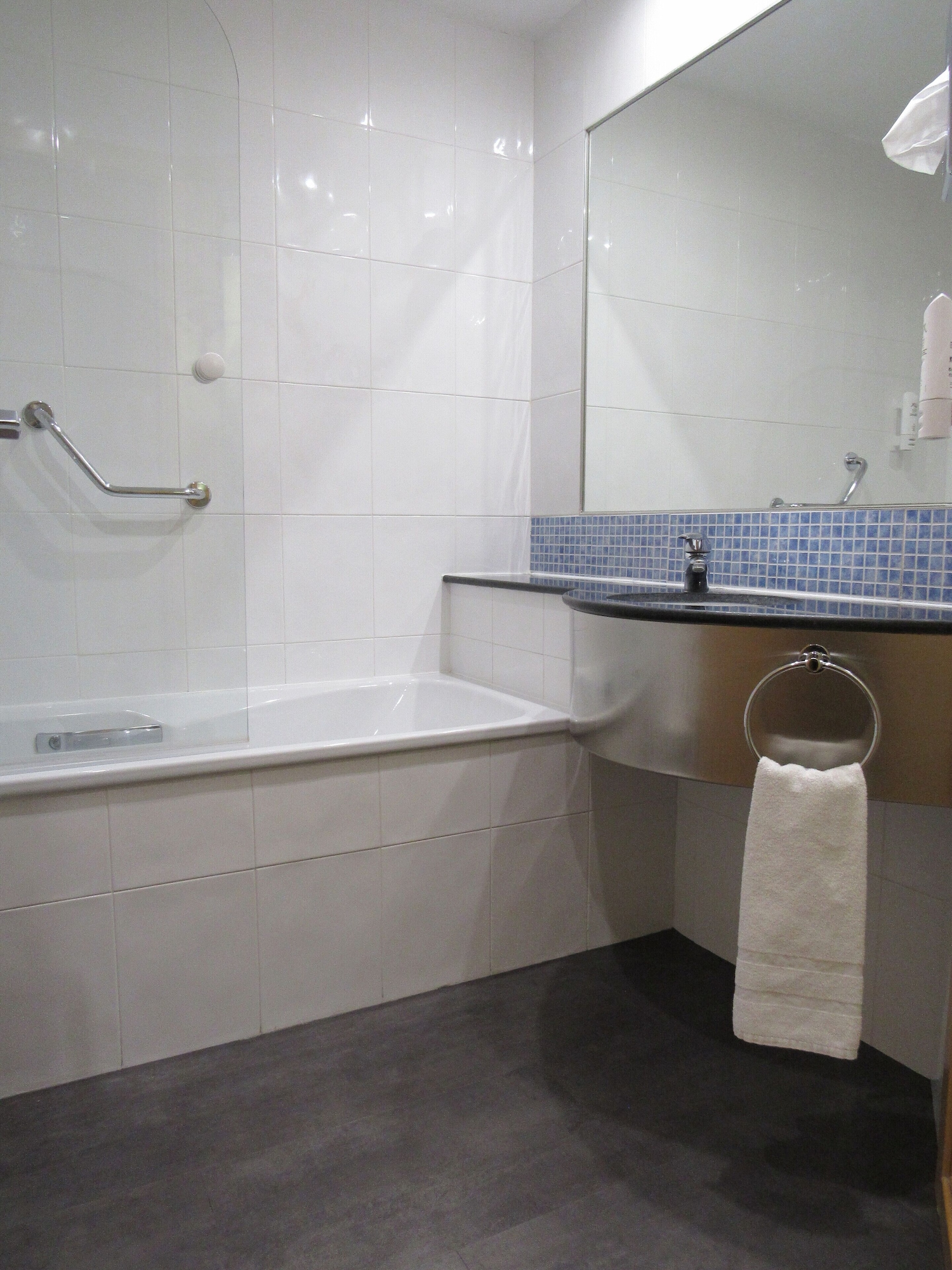 غرفة قياسية بسرير كوين مع أريكة، Holiday Inn Express Sant Cugat 9/9