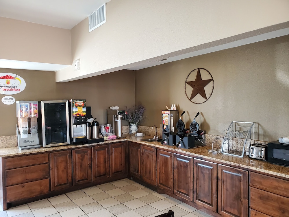 Super 8 by Wyndham Abilene North 6/19