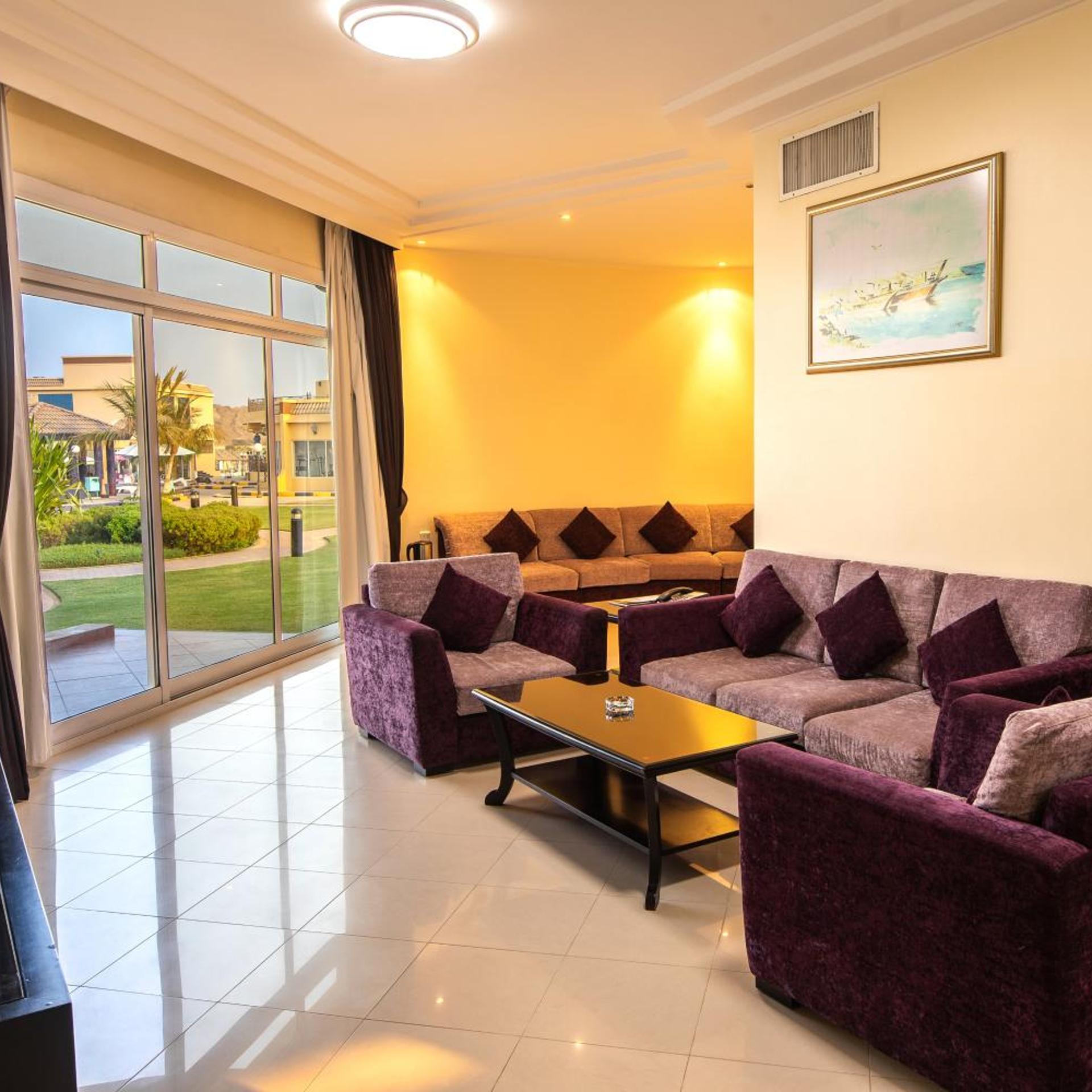Royal Beach Hotel & Resort 31/50