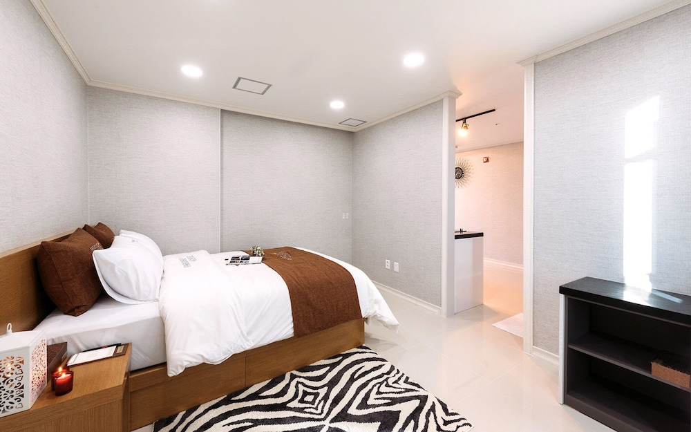 Yeosu Paradise Spa Pension 17/50