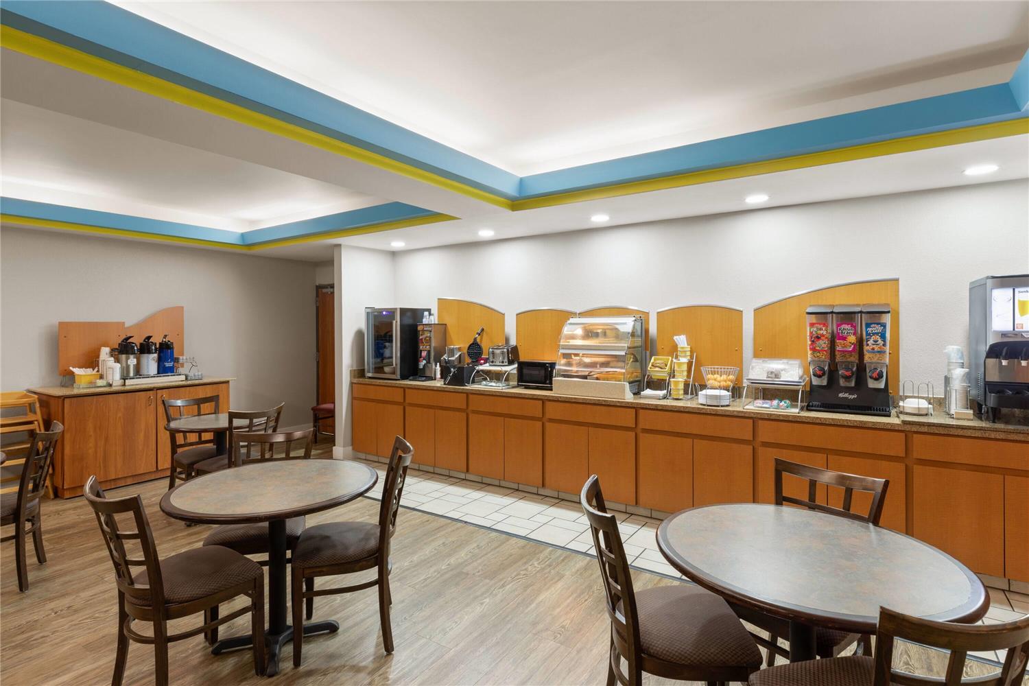 Days Inn By Wyndham Tulsa Central 36/42