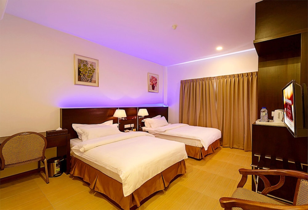 DELUXE, TWIN BEDS