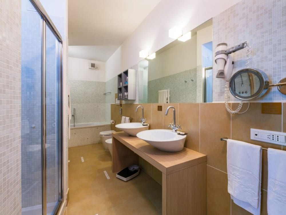 Hotel Mioni Royal San 36/72