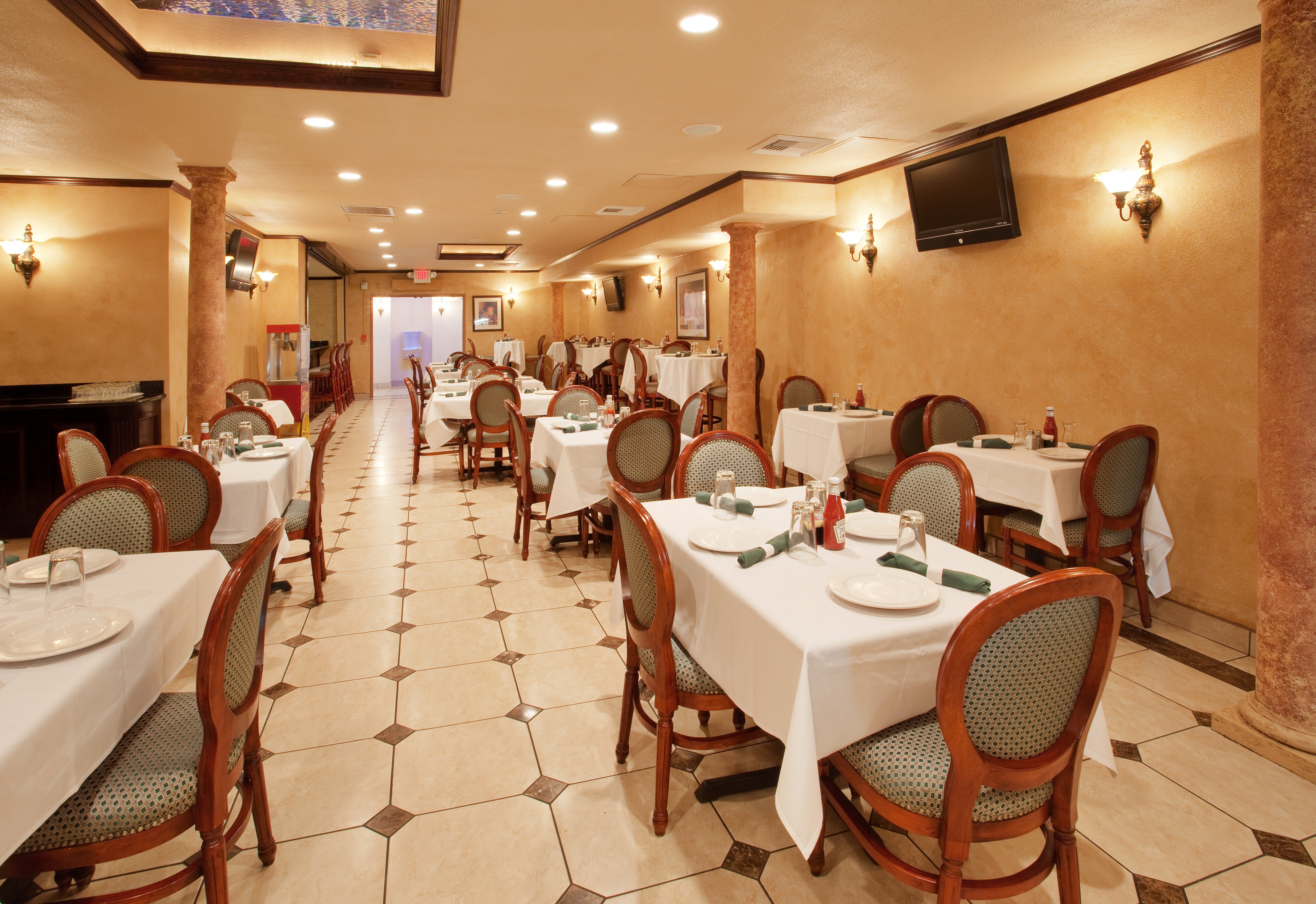 Holiday Inn Sacramento Rancho Cordova 66/77