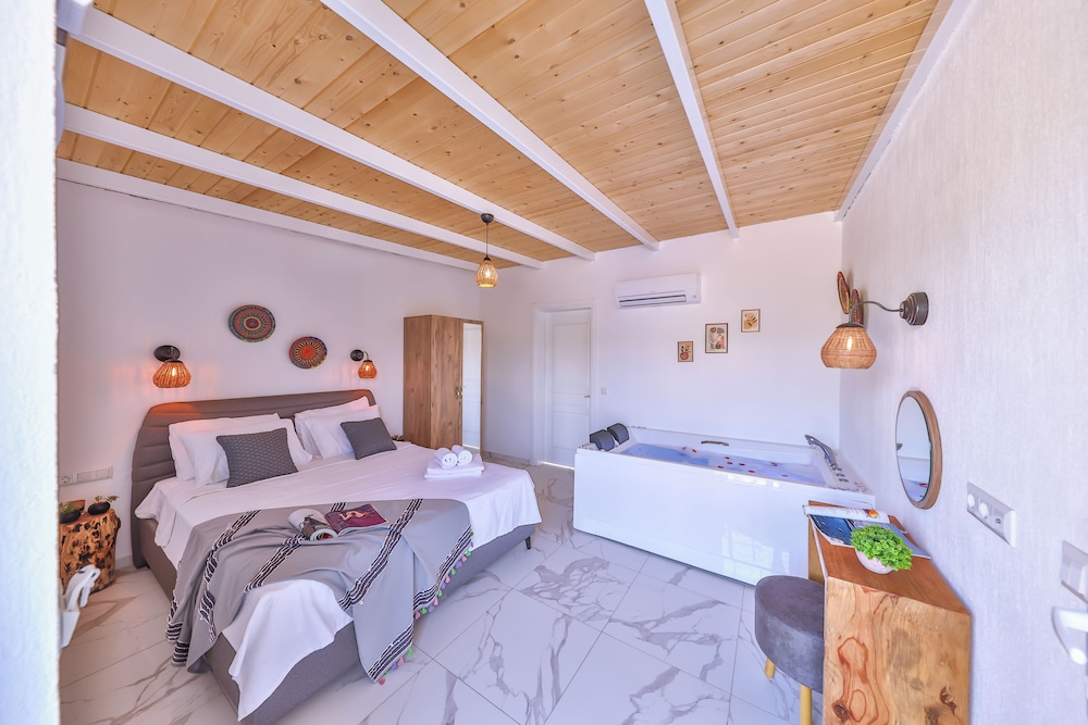 Villa Ay 9/48