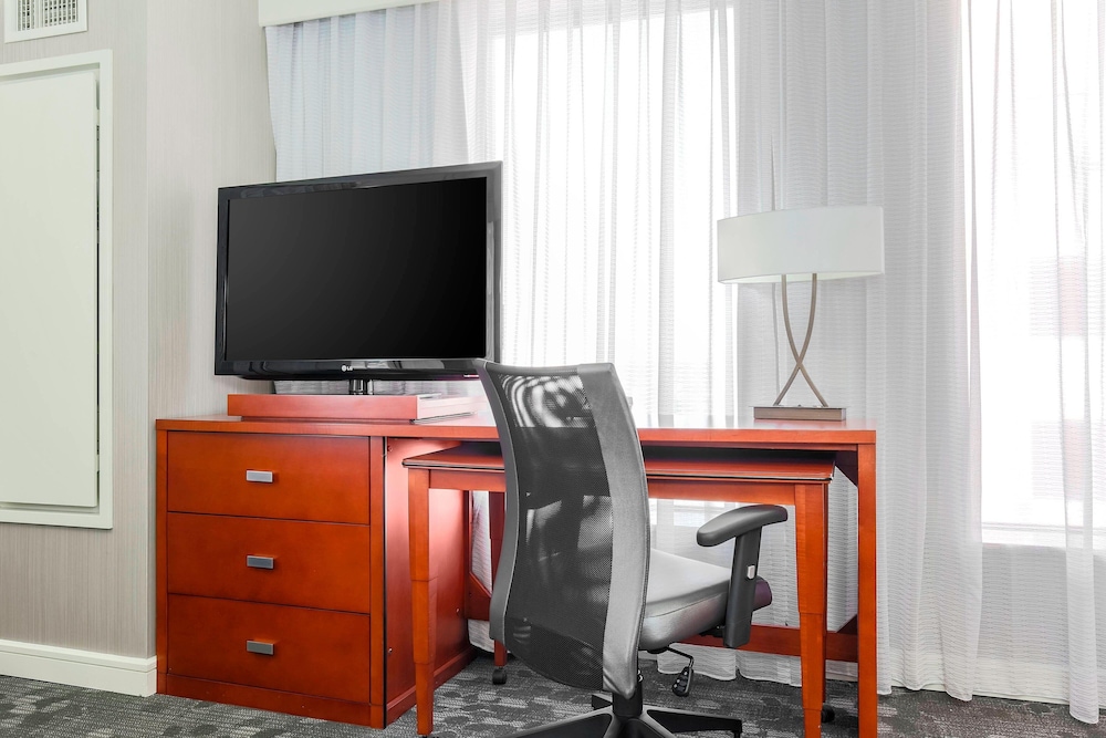 Courtyard By Marriott Amarillo Downtown 36/37