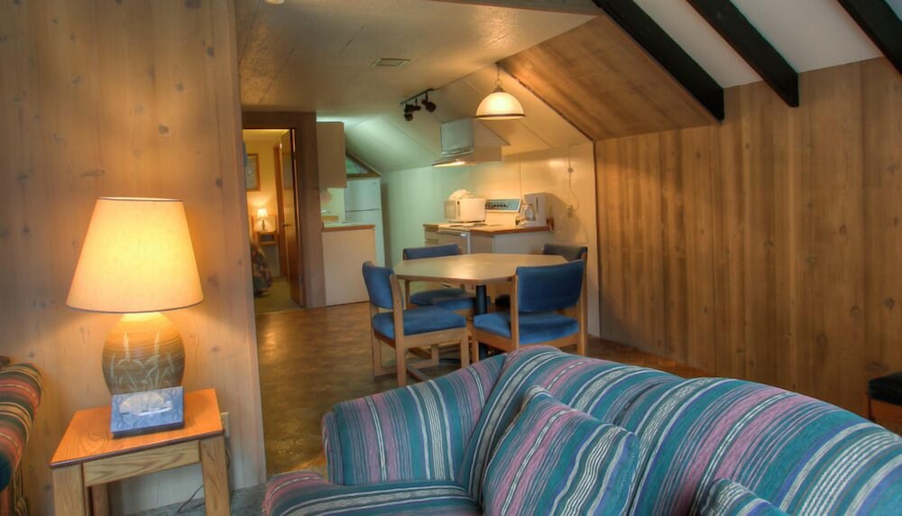 Ocean Crest Resort 20/50