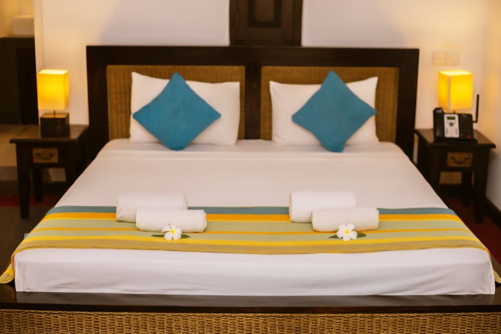 ST. LACHLAN HOTEL AND SUITES 13/64
