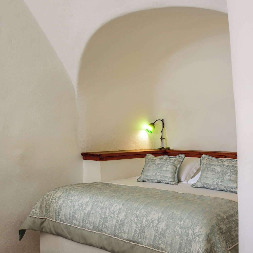 Junior Suite, Double Bed, Caldera View