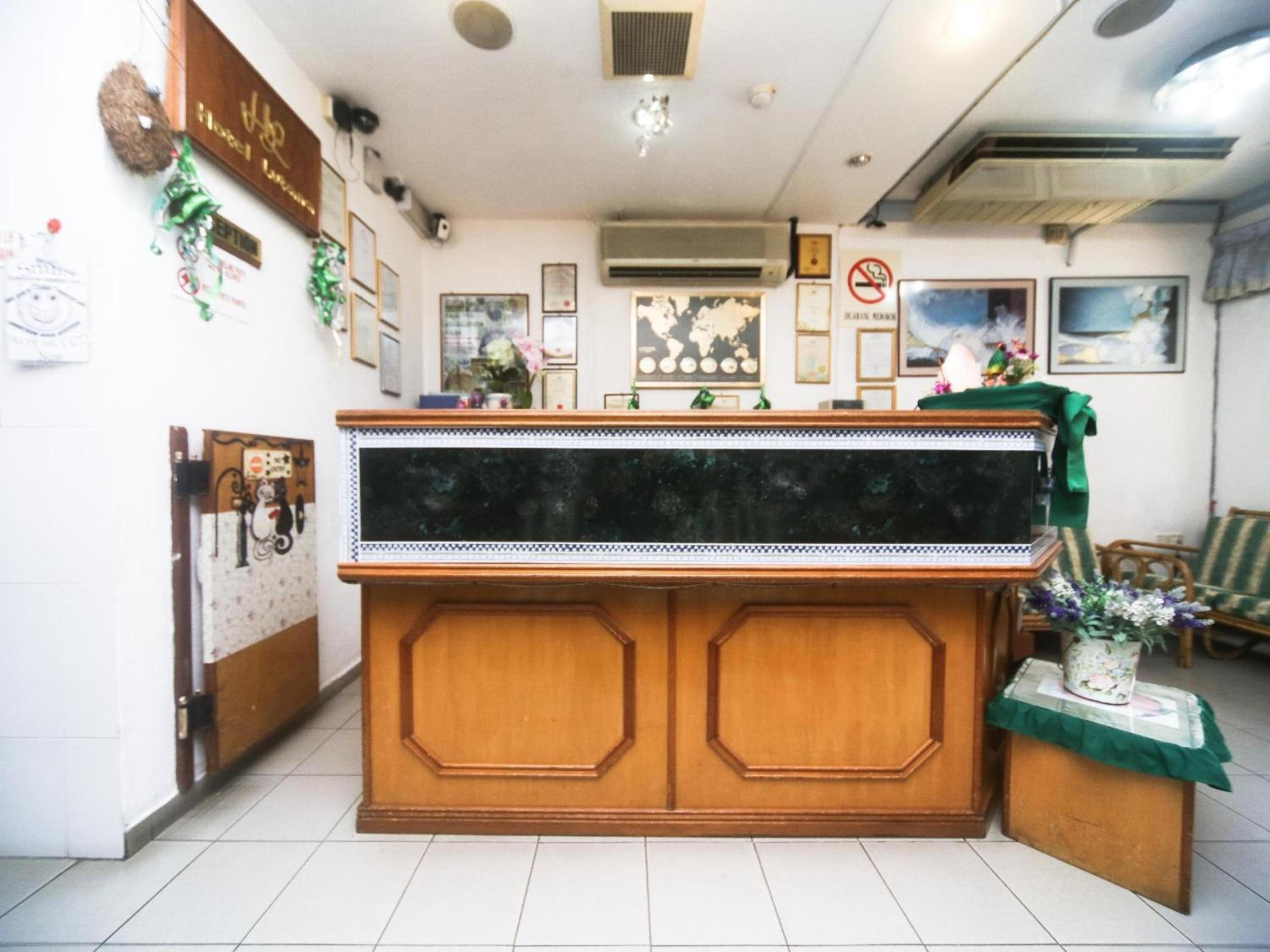 Oyo 1026 Hotel Lutana 8/39