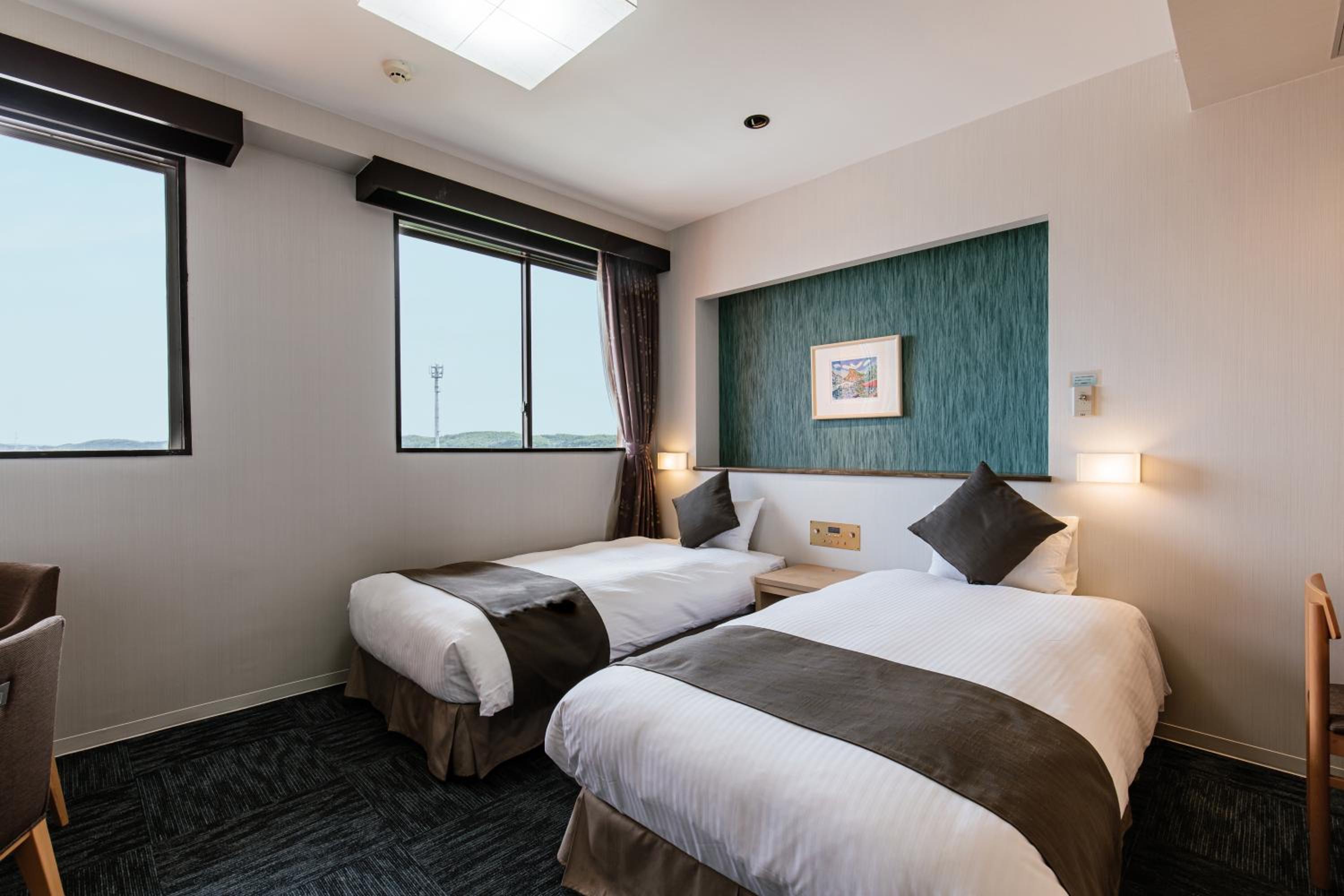 Standard, Twin Beds, North Side, Private Bathroom