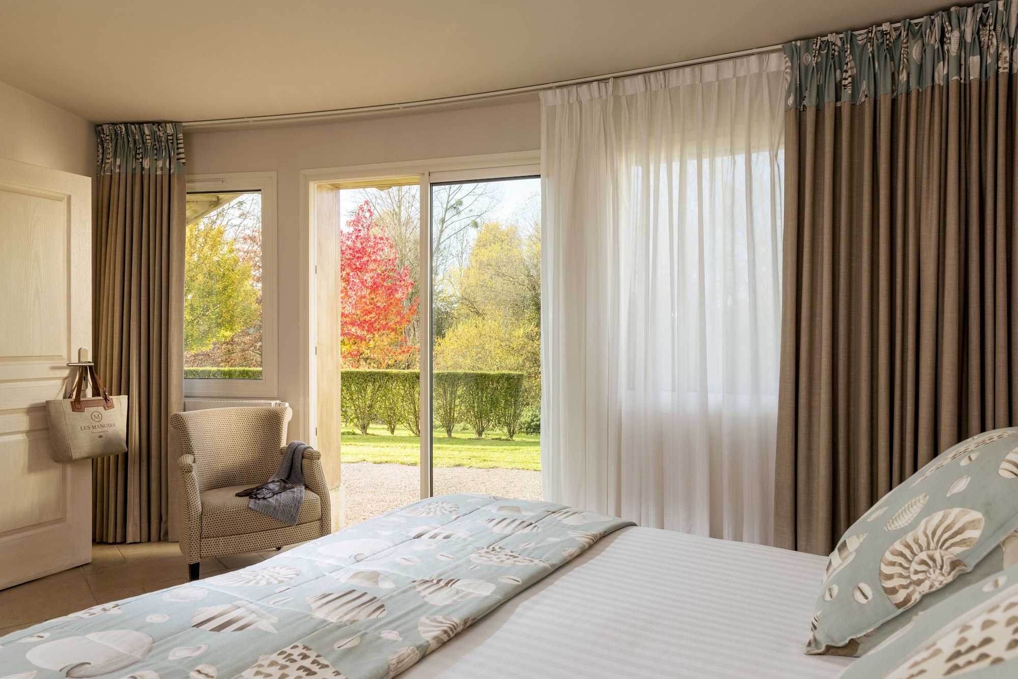 2 Bedrooms, Connecting, Suite, 2 Queen Beds, No Air Connecting