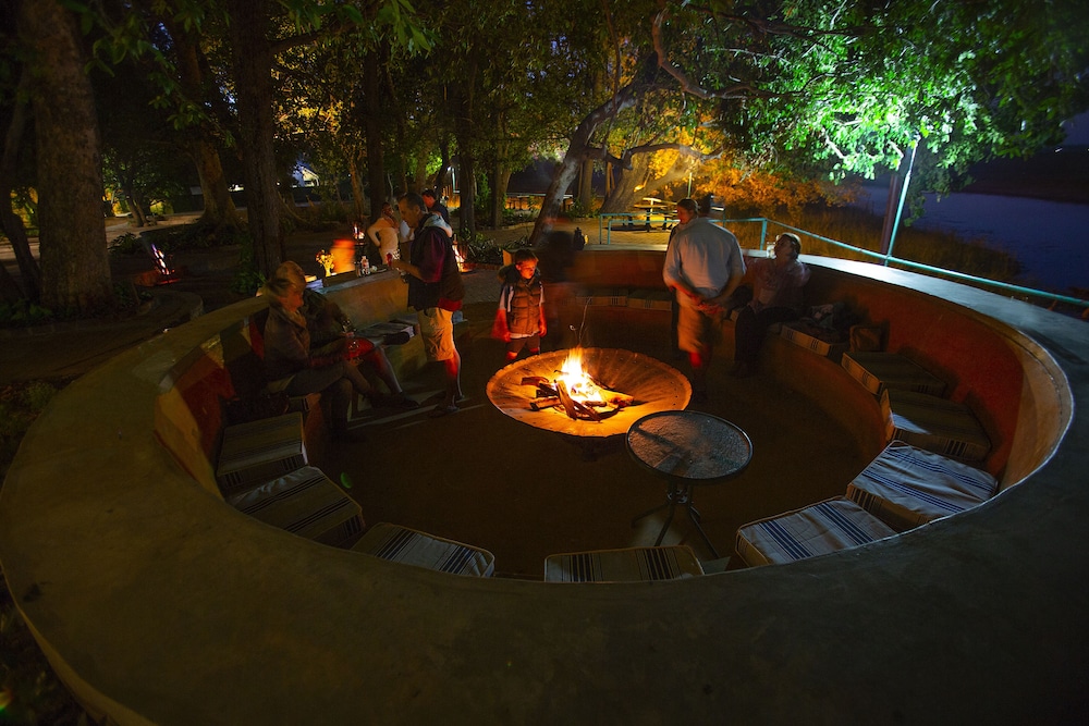 Island Safari Lodge 45/50
