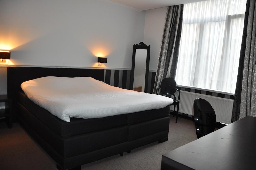 Louisa Hotel 18/57