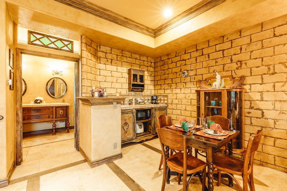 Adobe Grand Villas 63/73
