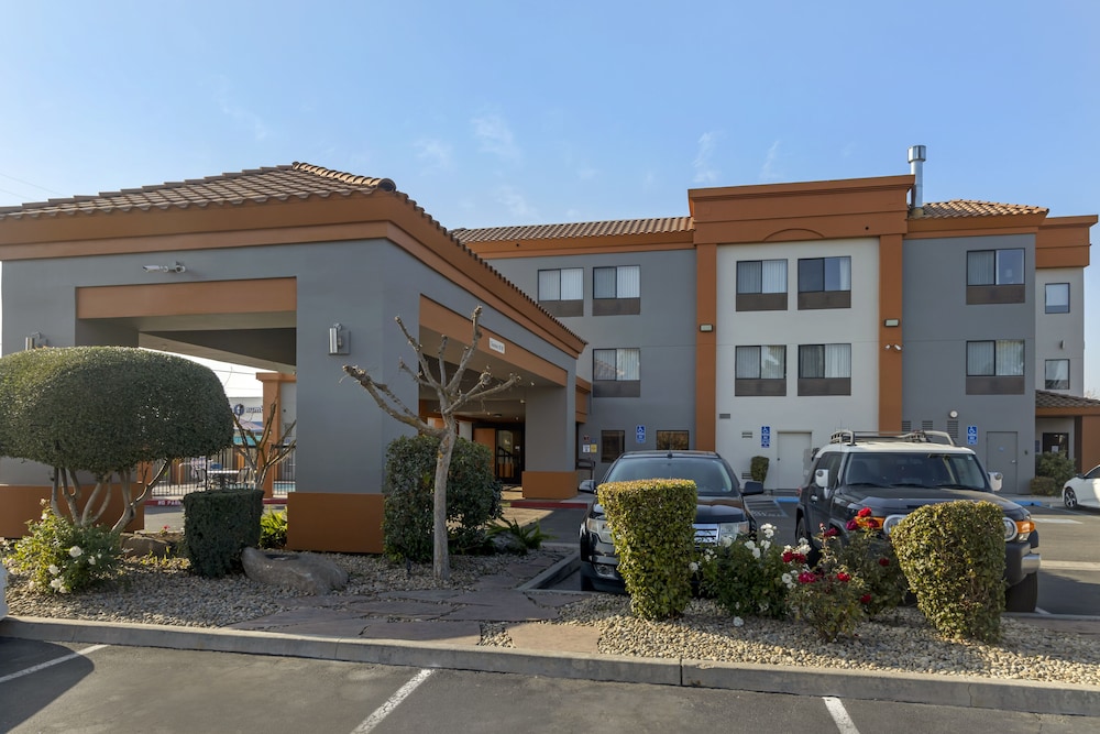 Best Western Plus Fresno Inn 7/50