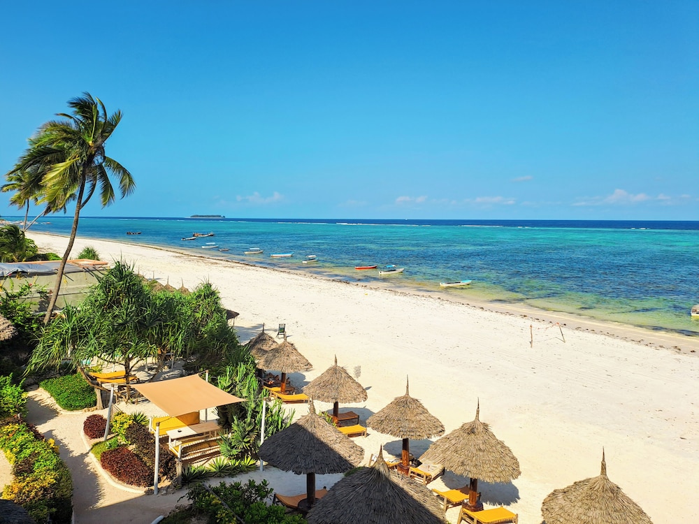 AHG Sun Bay Mlilile Beach Hotel 70/75