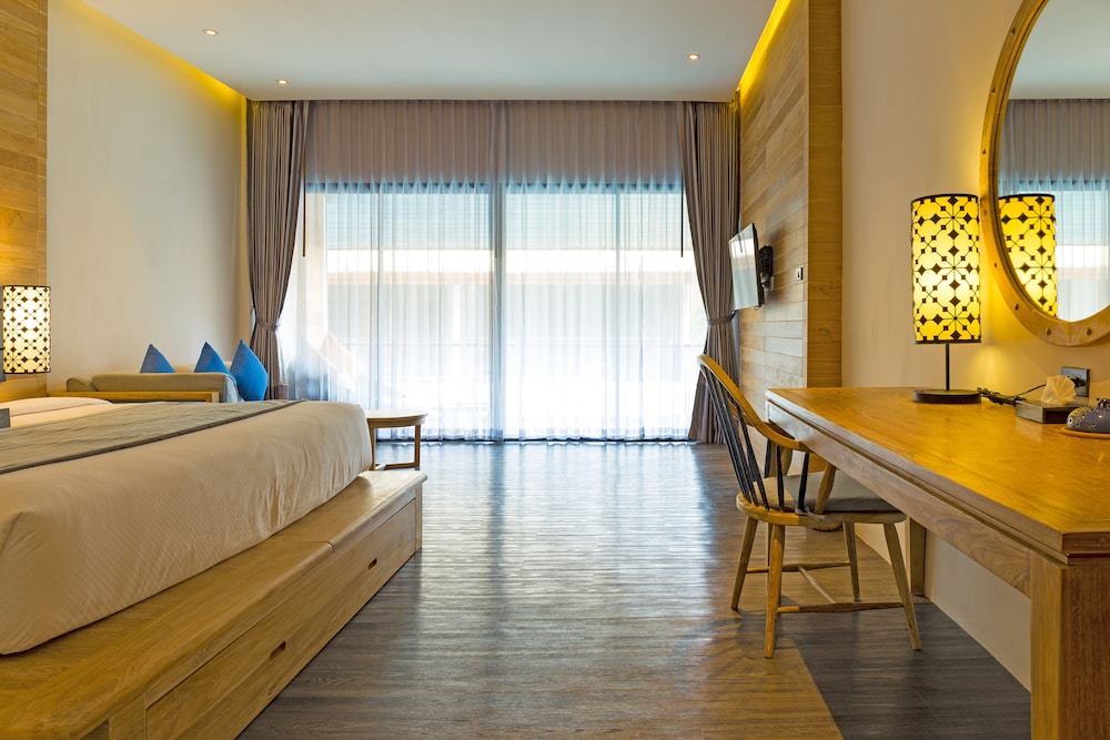 Akira Lipe Resort 42/91