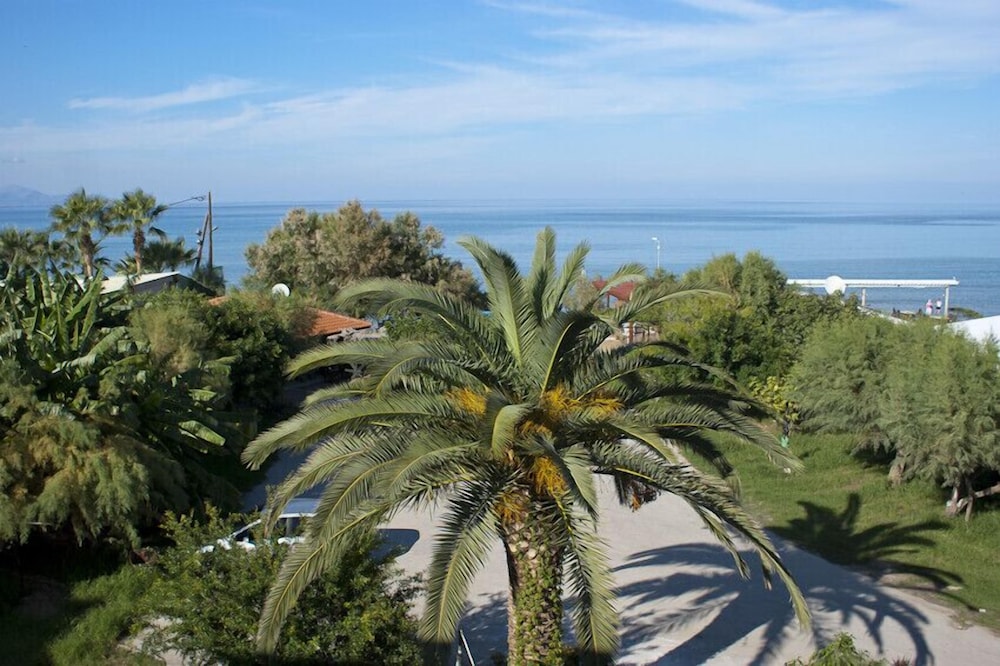 Anetis Beach Hotel 44/50