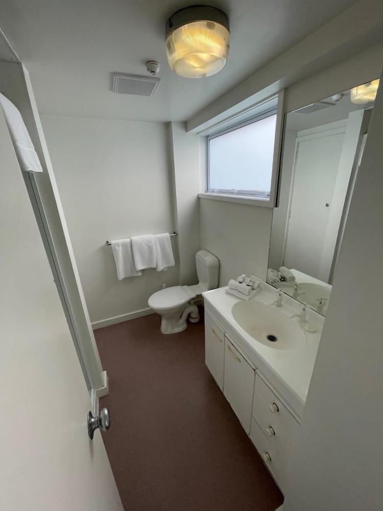 The Riccarton 47/50