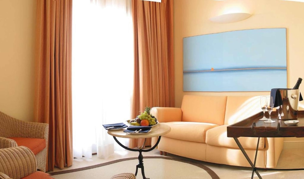 Tombolo Talasso Resort 62/72