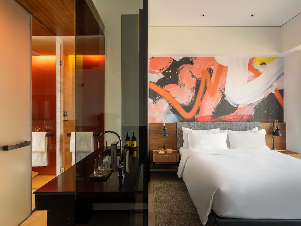 East Hong Kong Hotel 63/64