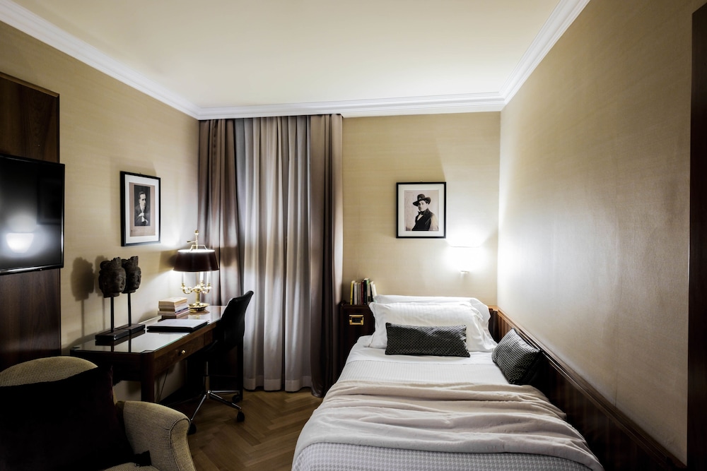 Hotel Accademia Verona 18/80