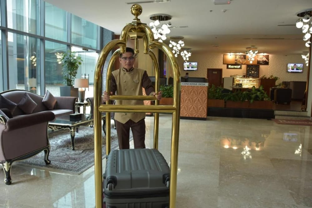 Golden Tulip Headington Ruwi Hotel 16/80