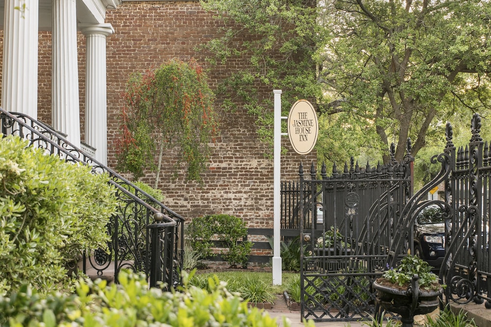 Jasmine House Inn 30/35