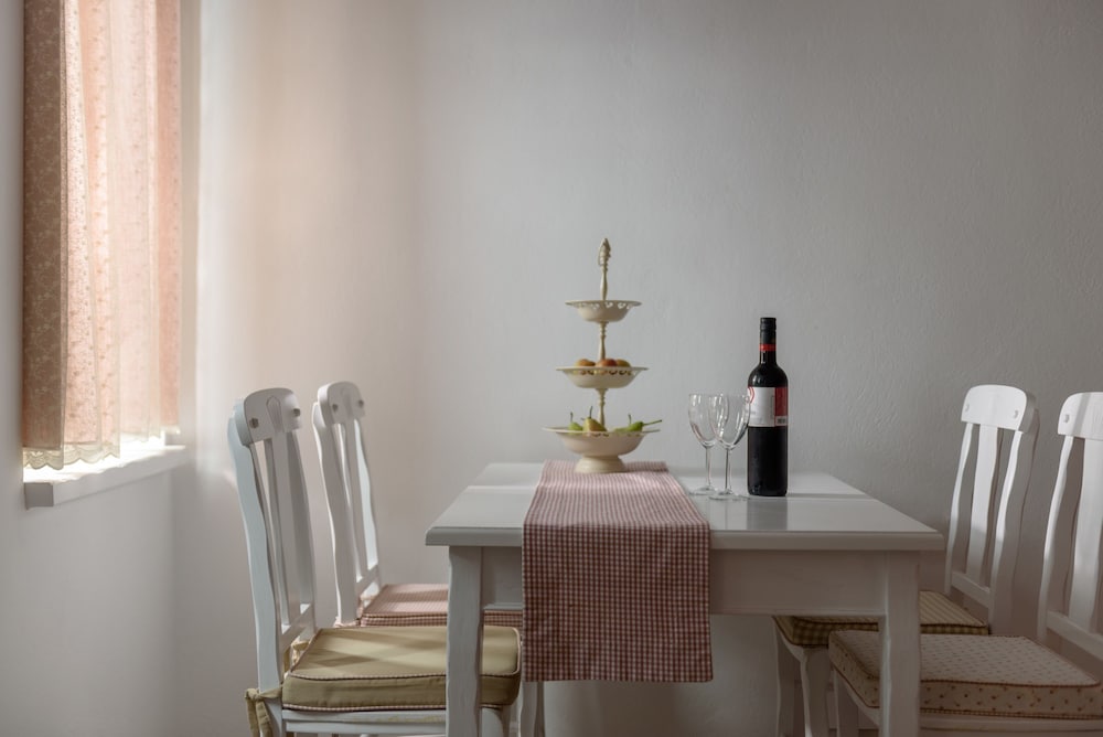 Senses Suites 36/50