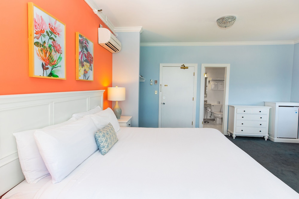 Island House Hotel 32/73