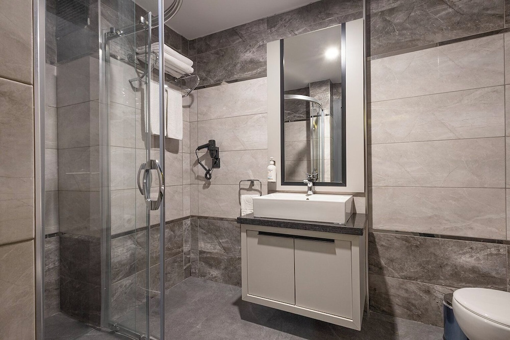 غرفة بريميوم بسريرين منفصلين، Garner Hotel Istanbul - Airport Arnavutkoy by IHG 5/5